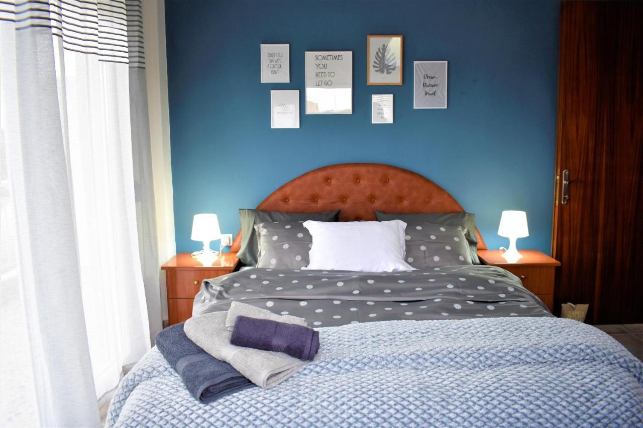Cozy And Modern Apartment Komotini Bagian luar foto